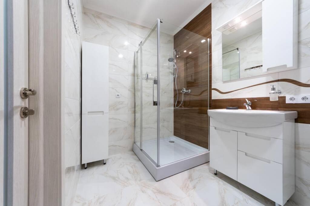 Квартира Люкс В Жк Лебединый, Ул. Ревуцкого 40 Г Kyiv Exterior photo